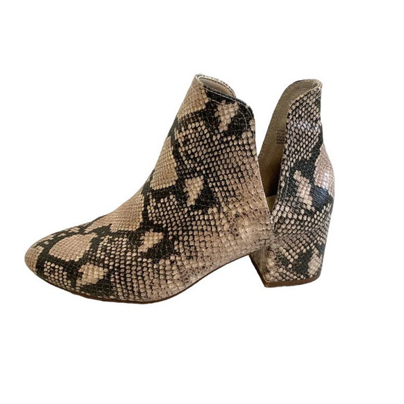 Steve Madden Shoes - Steve Madden Rock Star Reptile Embossed Ankle Bootie Size 8